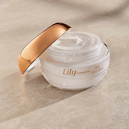 CREME ACETINADO HIDRATANTE DESODORANTE CORPORAL LILY LUMIÈRE 250G